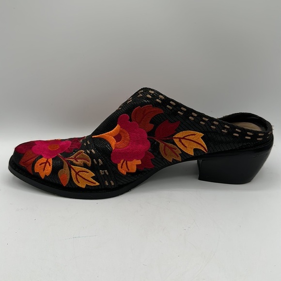 J. Reneé Stampede floral embroidered mules, size 7M - Picture 8 of 9